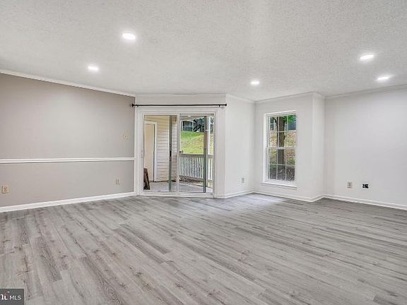 2nd image of 1527 Lincoln Way APT 102