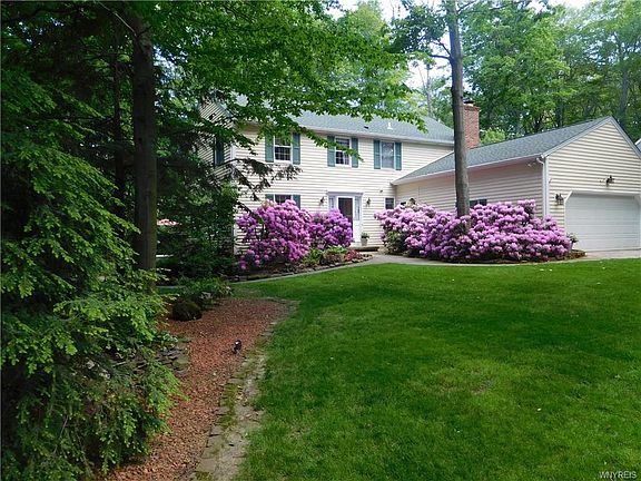 2nd image of 134 Tanglewood Dr W