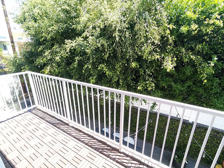 1320 N Martel Ave #7 — Photo 13