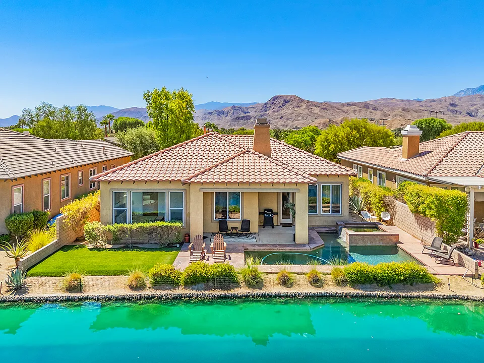65 Shoreline Dr