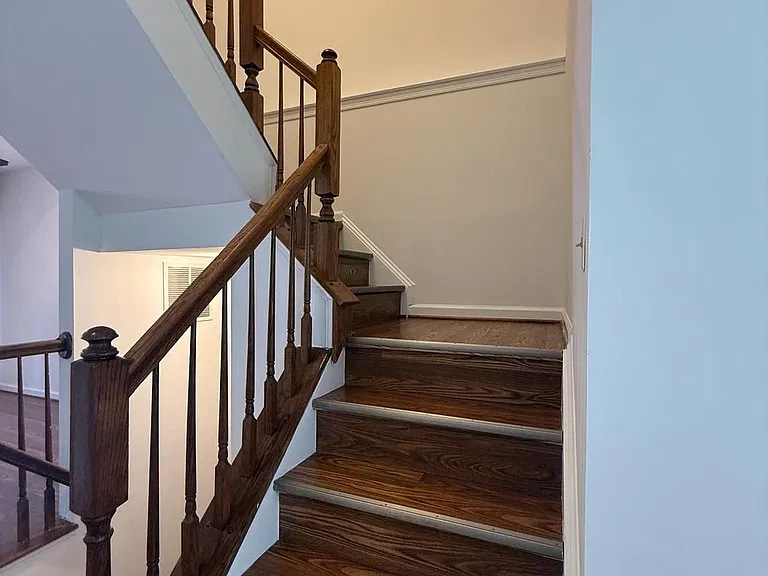 1554 Beverly Ct — Photo 18