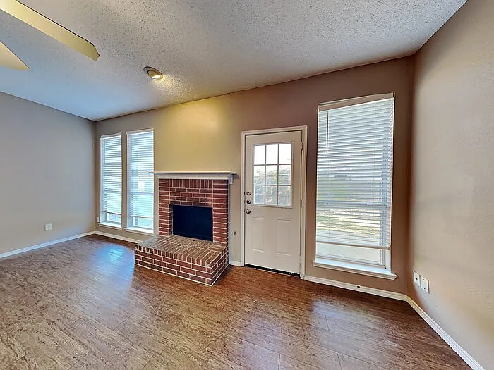 110 Meadow Ct — Photo 5