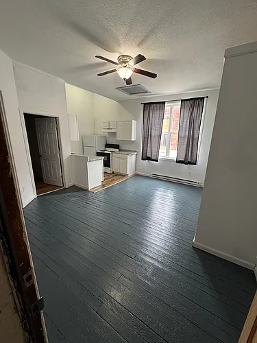239 E Main St #B Photo 1