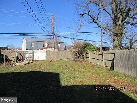 3rd image of 38 Green Lynne Dr
