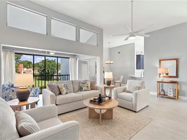 637 Beachwalk CIR #E202, NAPLES, FL 34108