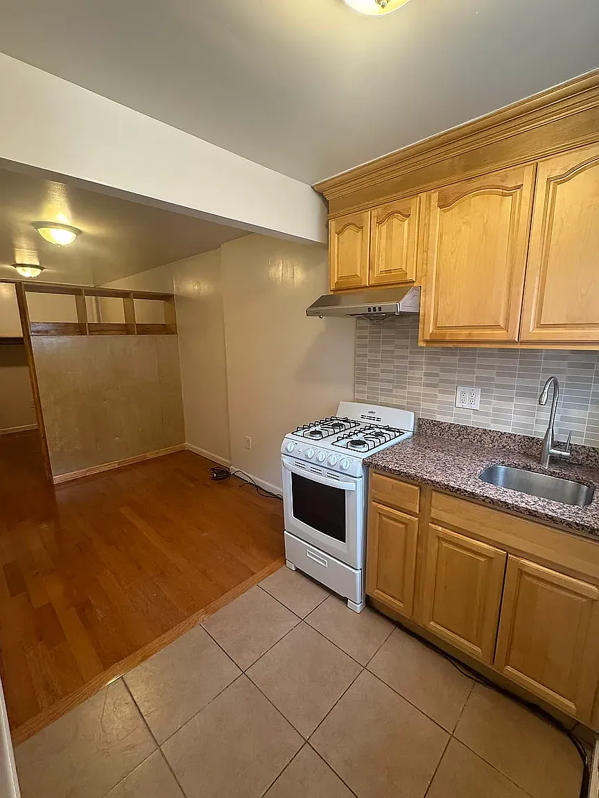 169 Hester St — Photo 4