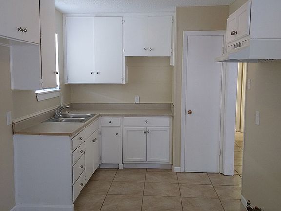 2nd image of 3508 Merrill Ave