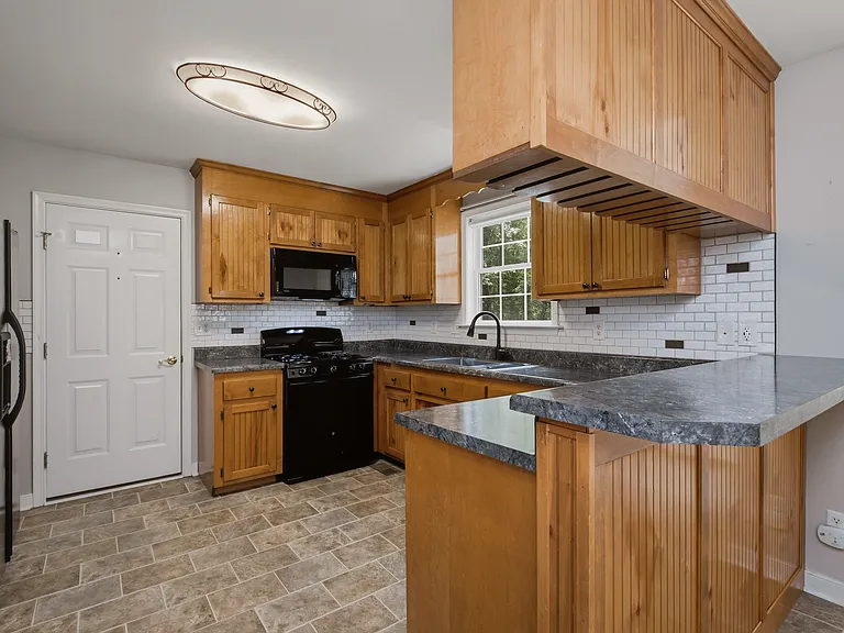 4908 Stoney Creek Pkwy — Photo 19
