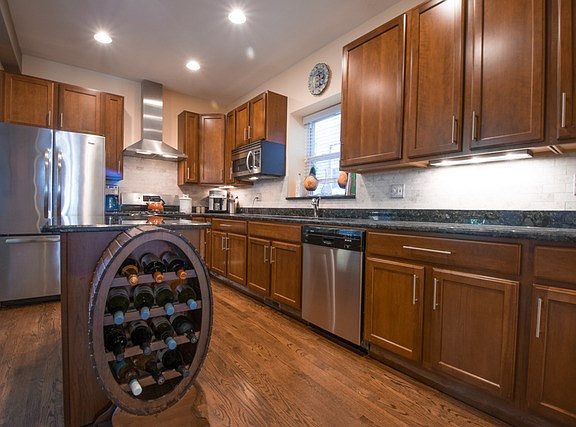 5th image of 1515 W Ardmore Ave #1