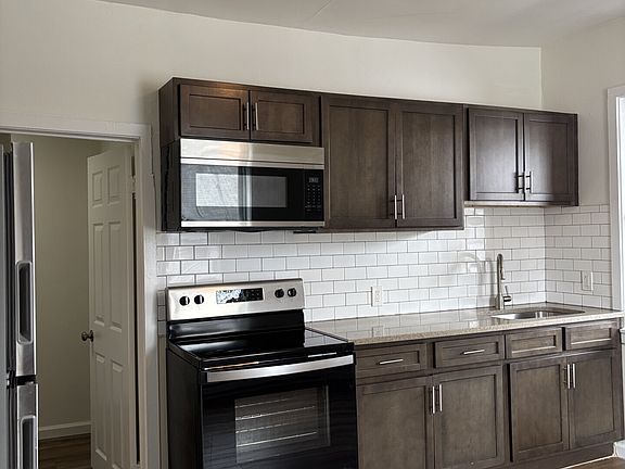 3rd image of 110 Rockwell Ave APT 4