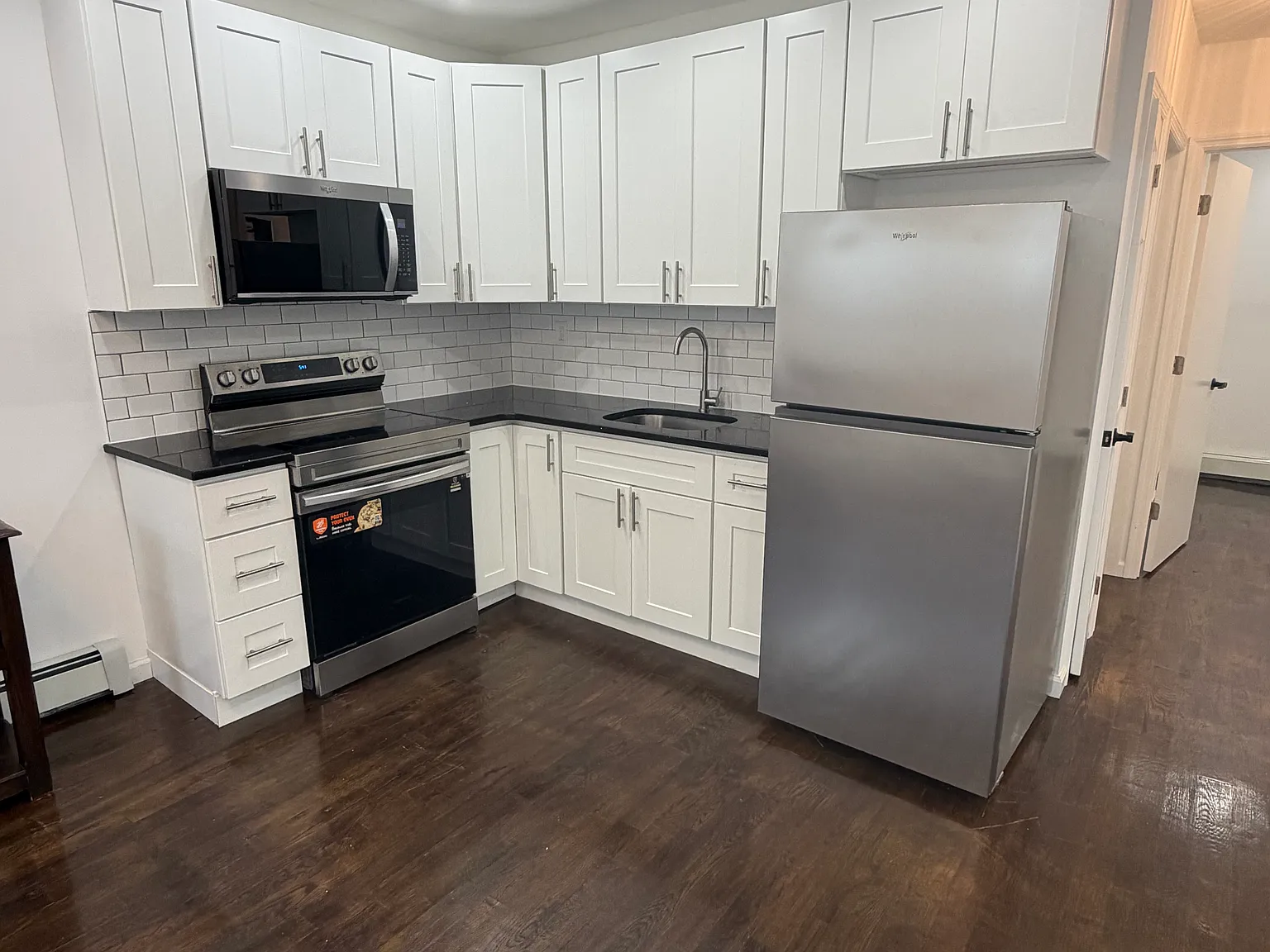 2 bed, 639 sqft, $1,500 — Photo 3