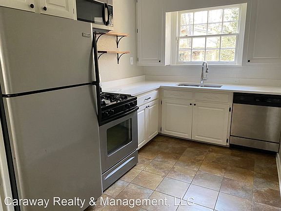 4th image of 3940 Baltimore Ave