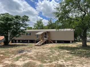 110 Explorer Trl, Sandia, TX 78383