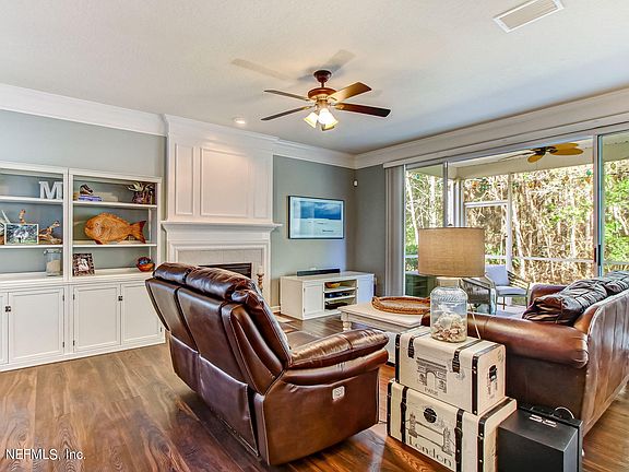 3rd image of 3875 Lionheart Dr