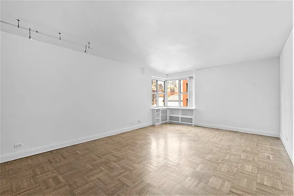 Sold by Compass | media 18