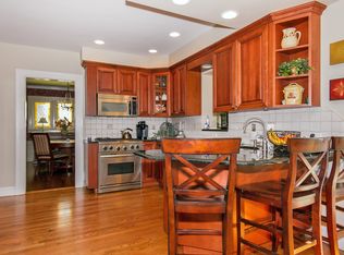 252 Hamilton Rd, Rockville Centre, NY 11570