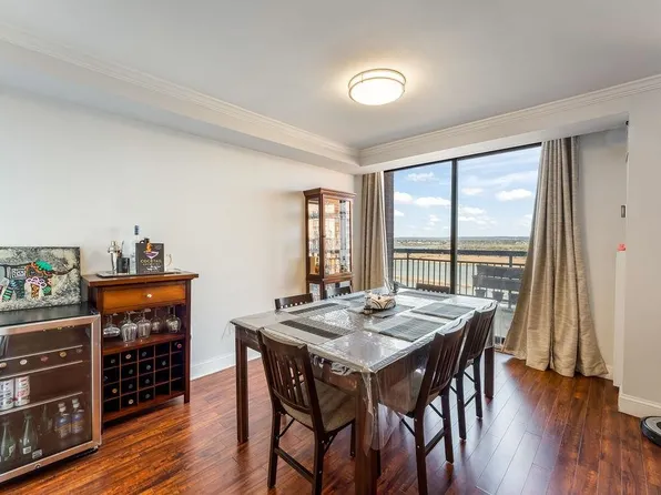 2110 Harmon Cove Tower image 5 of 50