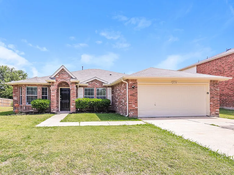 2114 Rose May Dr — Photo 3