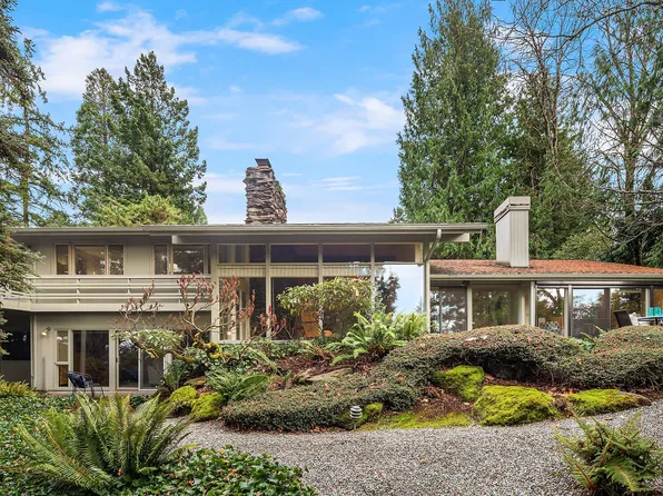 8628 NE 23rd Pl, Clyde Hill, WA 98004