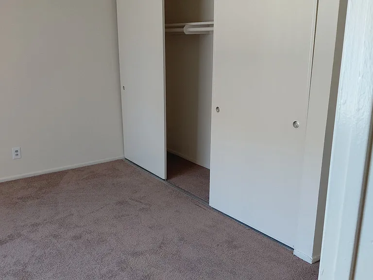 Berkley Square Apartments — Photo 8