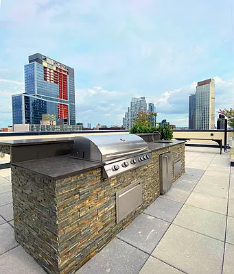 Sold by Compass | media 22