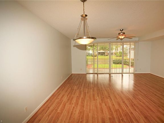 3rd image of 5823 Cove Cir #8
