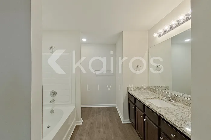 102 Lord Effingham Way — Photo 19