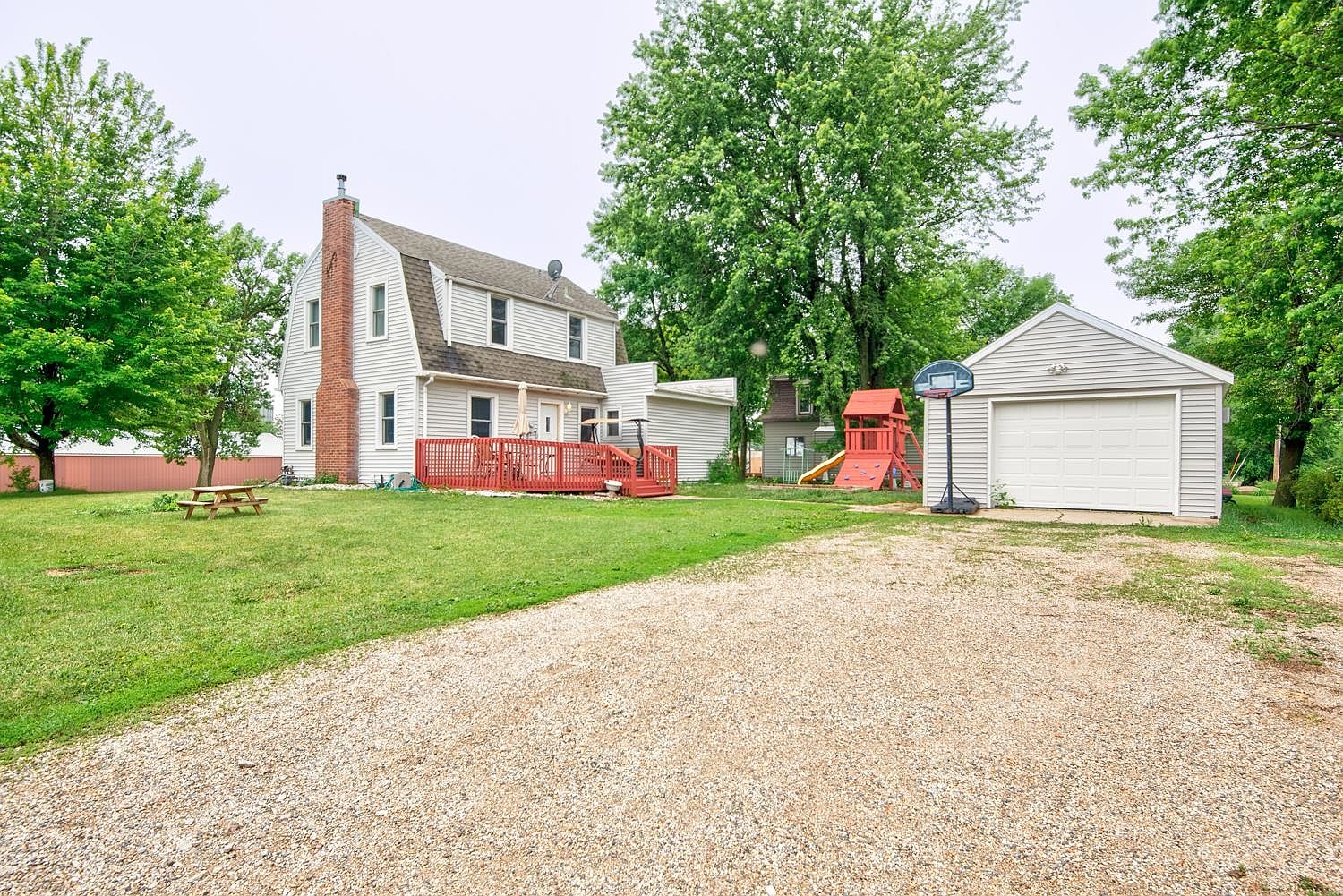 102 Avenue A W, Lake Park, IA 51347 Zillow