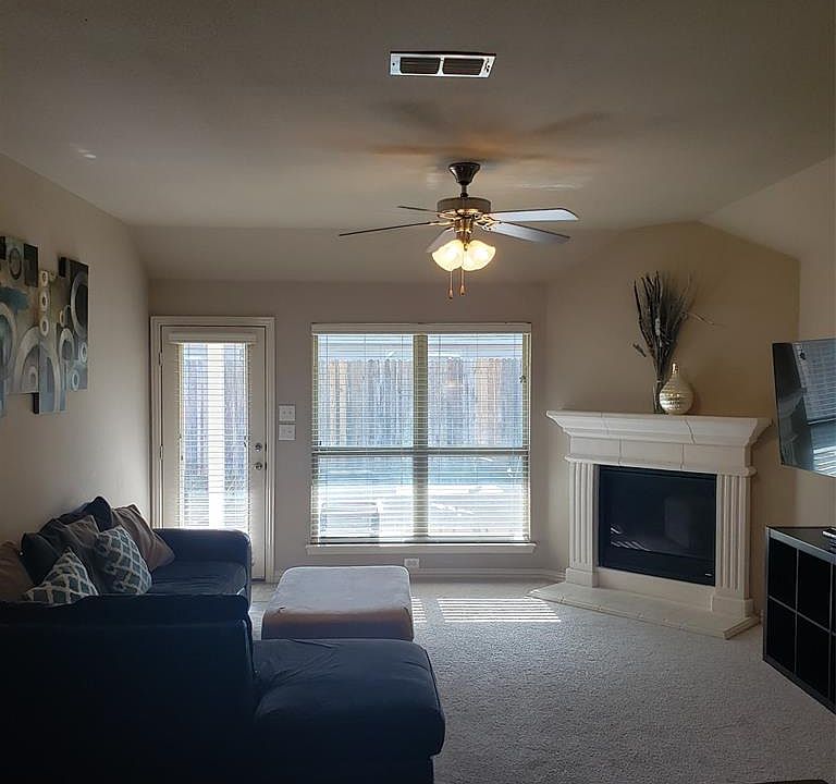 1st image of 2512 Sun Creek Dr