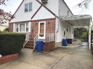 13512 63rd Ave, Flushing, NY 11367
