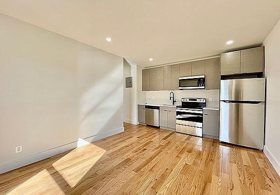 2nd image of 755 Rogers Ave APT 1