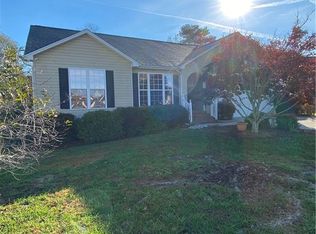 3024 Hereford Ln, Dallas, NC 28034