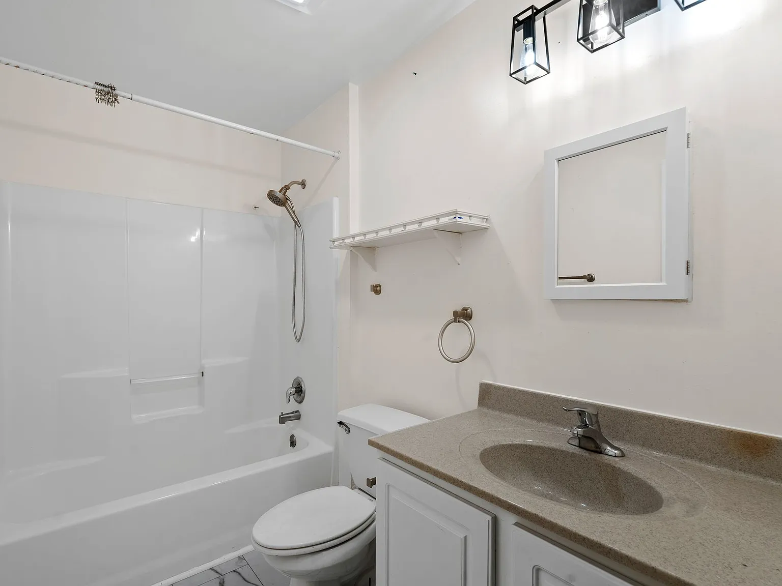 3 bed, 2.5 bath, 1536 sqft, $3,600 — Photo 3