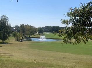 404 Kiowa Dr W, Lake Kiowa, TX 76240