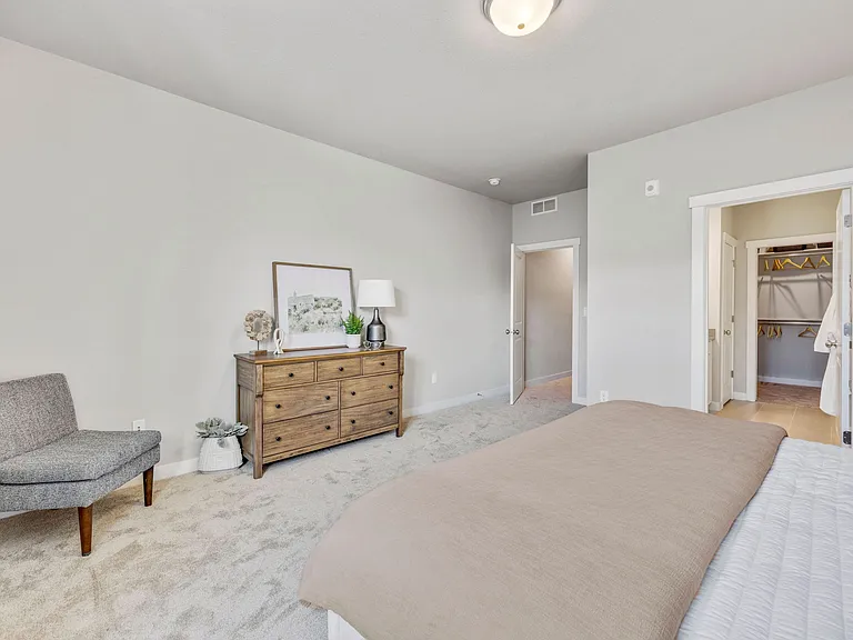 330 High Point Dr #B-106 — Photo 18