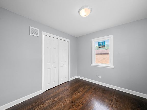 3rd image of 323 Country Club Dr
