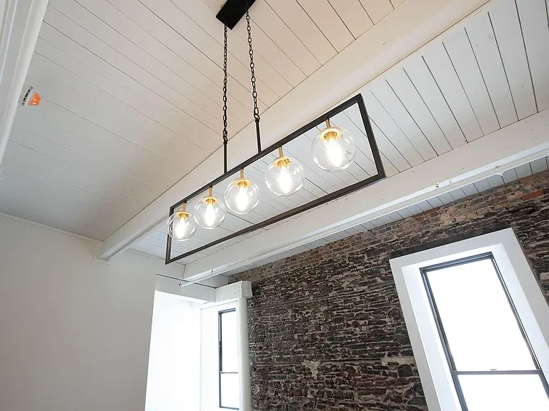 411 W Portage Ave #6 — Photo 22