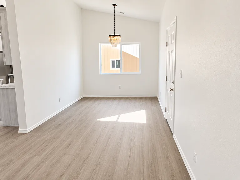 4201 Arctic St — Photo 10