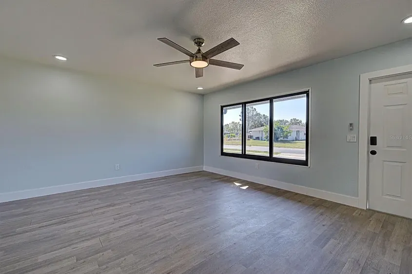 2 bed, 900 sqft, $1,799 — Photo 3