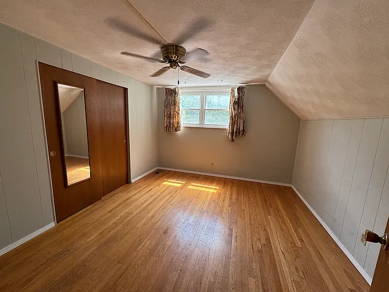 370 Winding Way — Photo 14