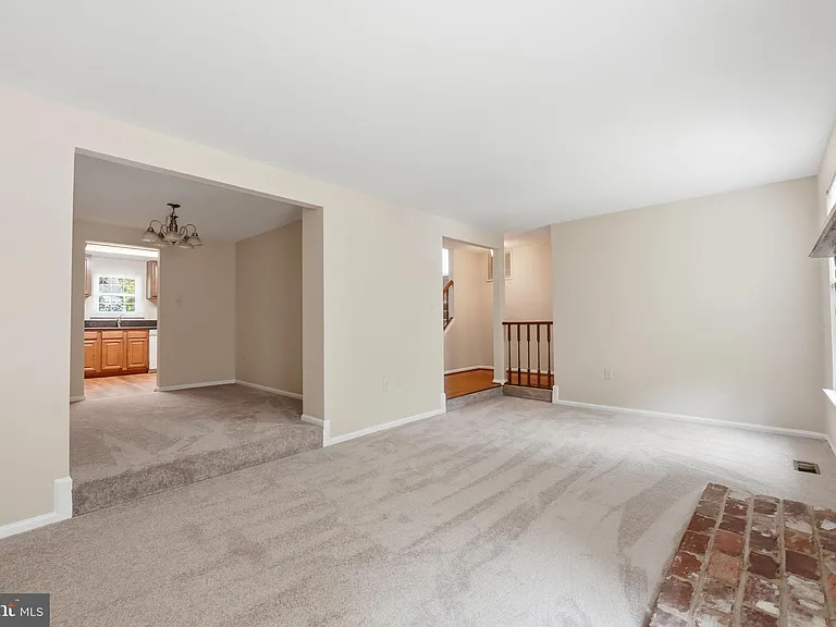 10065 Chestnut Wood Ln — Photo 5