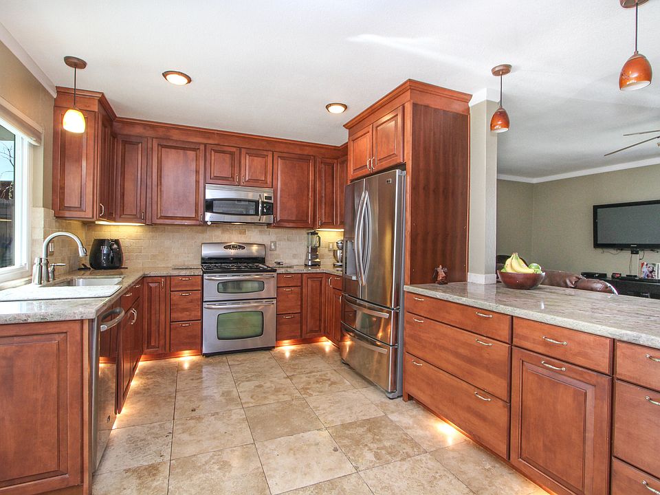 1st image of 8477 Flanders Dr
