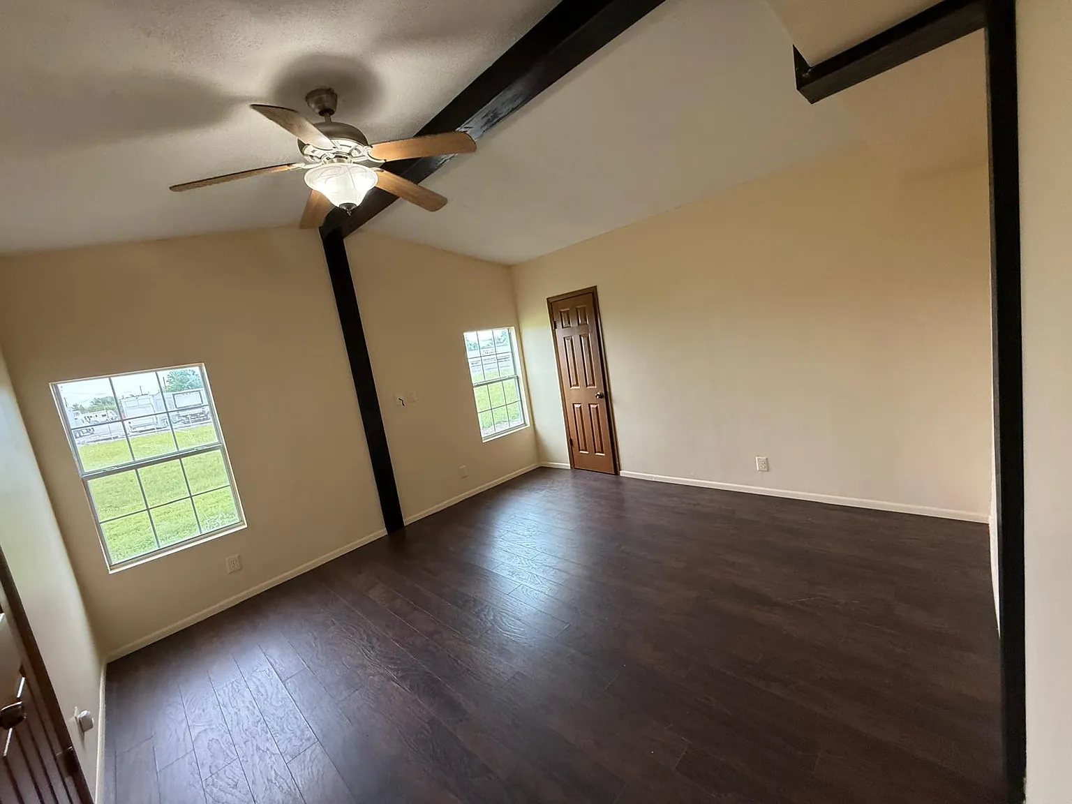 4 bed, 2205 sqft, $2,100 — Photo 2