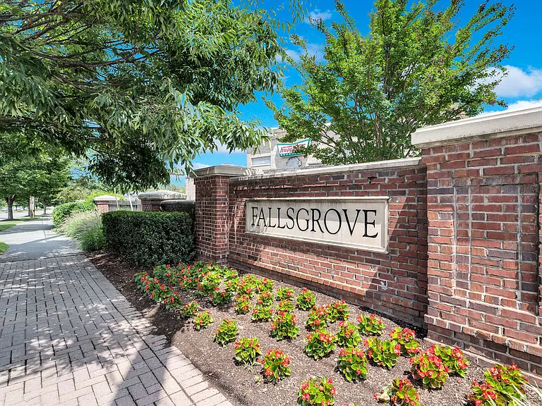 Camden Fallsgrove — Photo 42