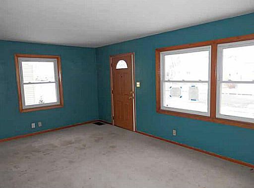 2nd image of 567 Maplewood Dr