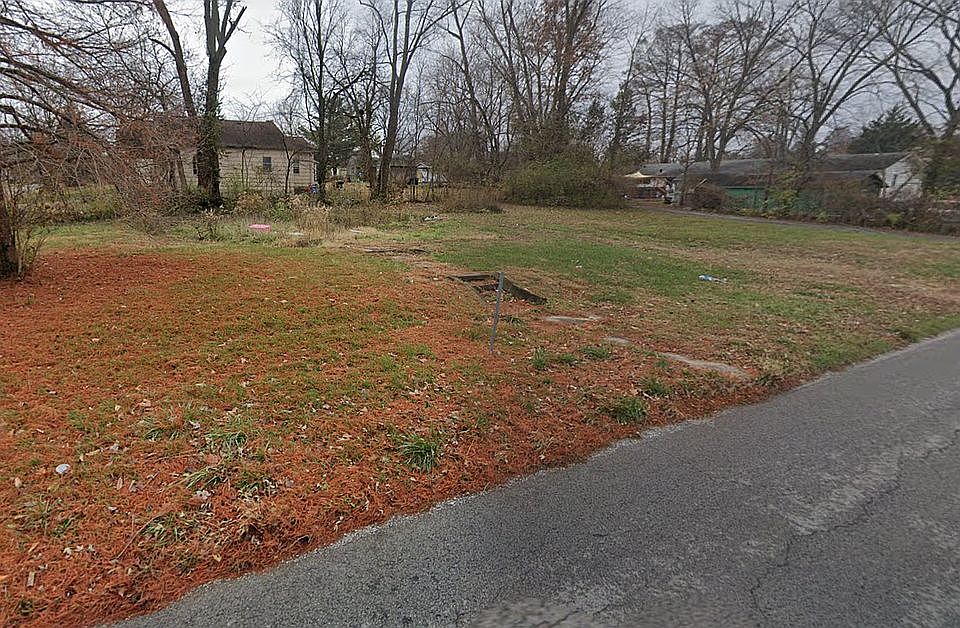 1st image of 641 E Park St