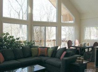 1065 Bay Ave, East Marion, NY 11939