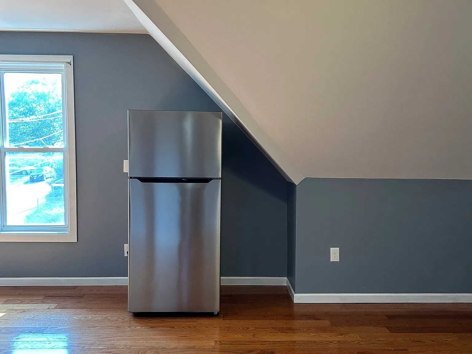 4 bed, 1.0 bath, 1306 sqft, $1,800 — Photo 2