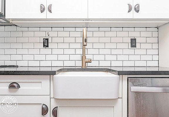 2nd image of 11 Brooklyn Ave #1F