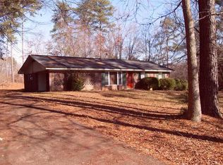 1112 Cavender Dr, Dalton, GA 30720